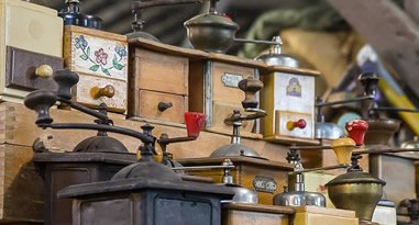 Altmodische Kaffeemühlen
